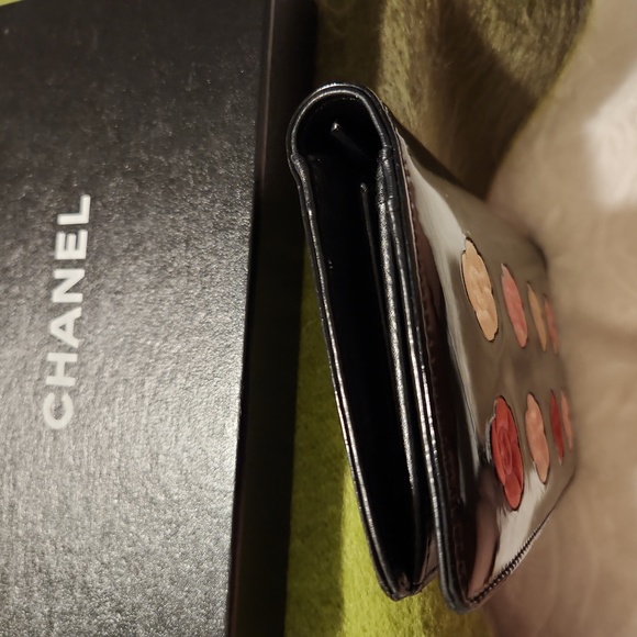 CHANEL CAMILIA FLOWER WALLET *****SALE****** - Picture 12 of 16